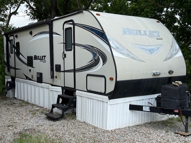 2017 Keystone BULLET ULTRA LITE 269RLS in hopwood PA