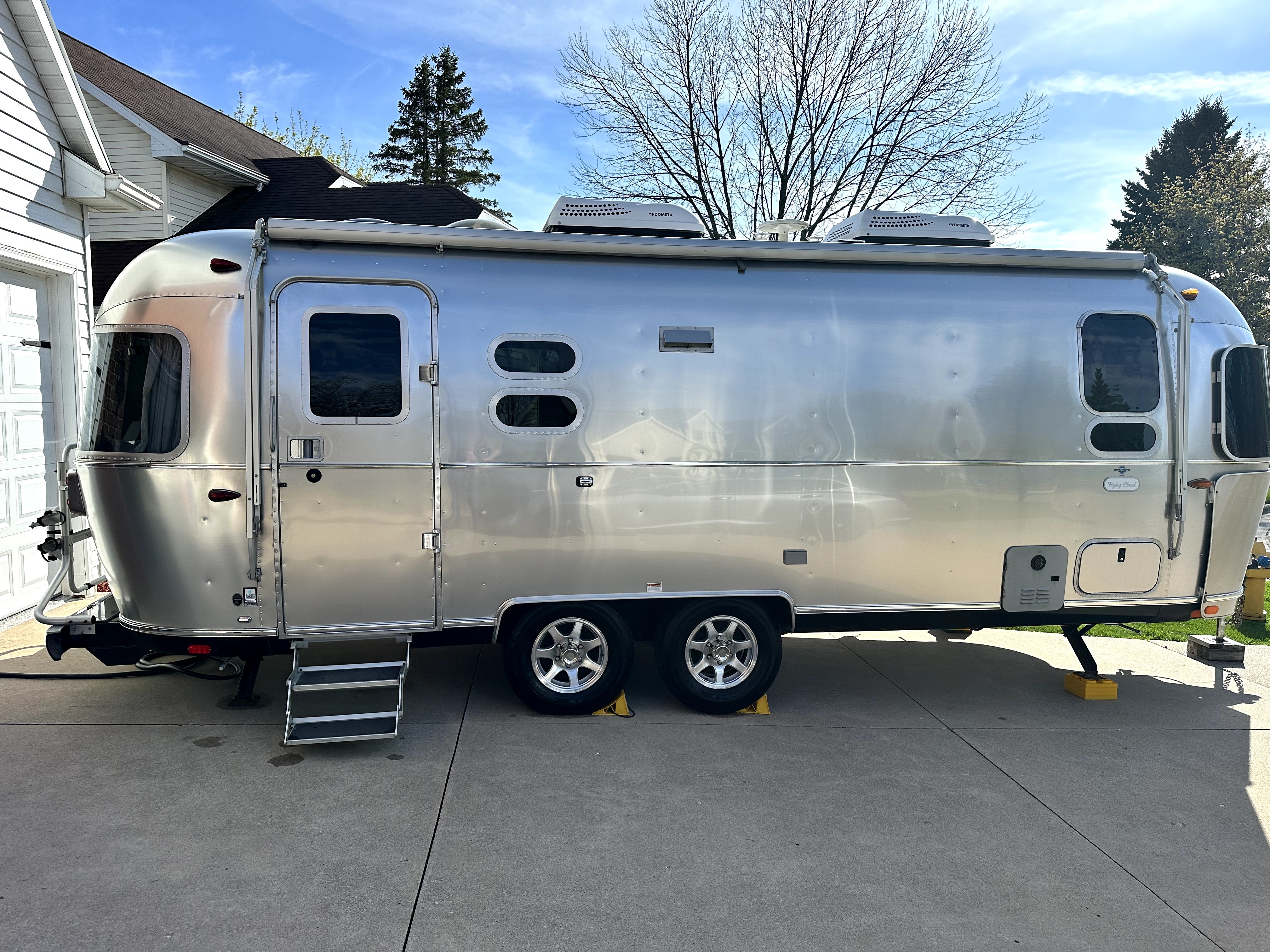 2022 Airstream FLYING CLOUD 25FB TWIN RV