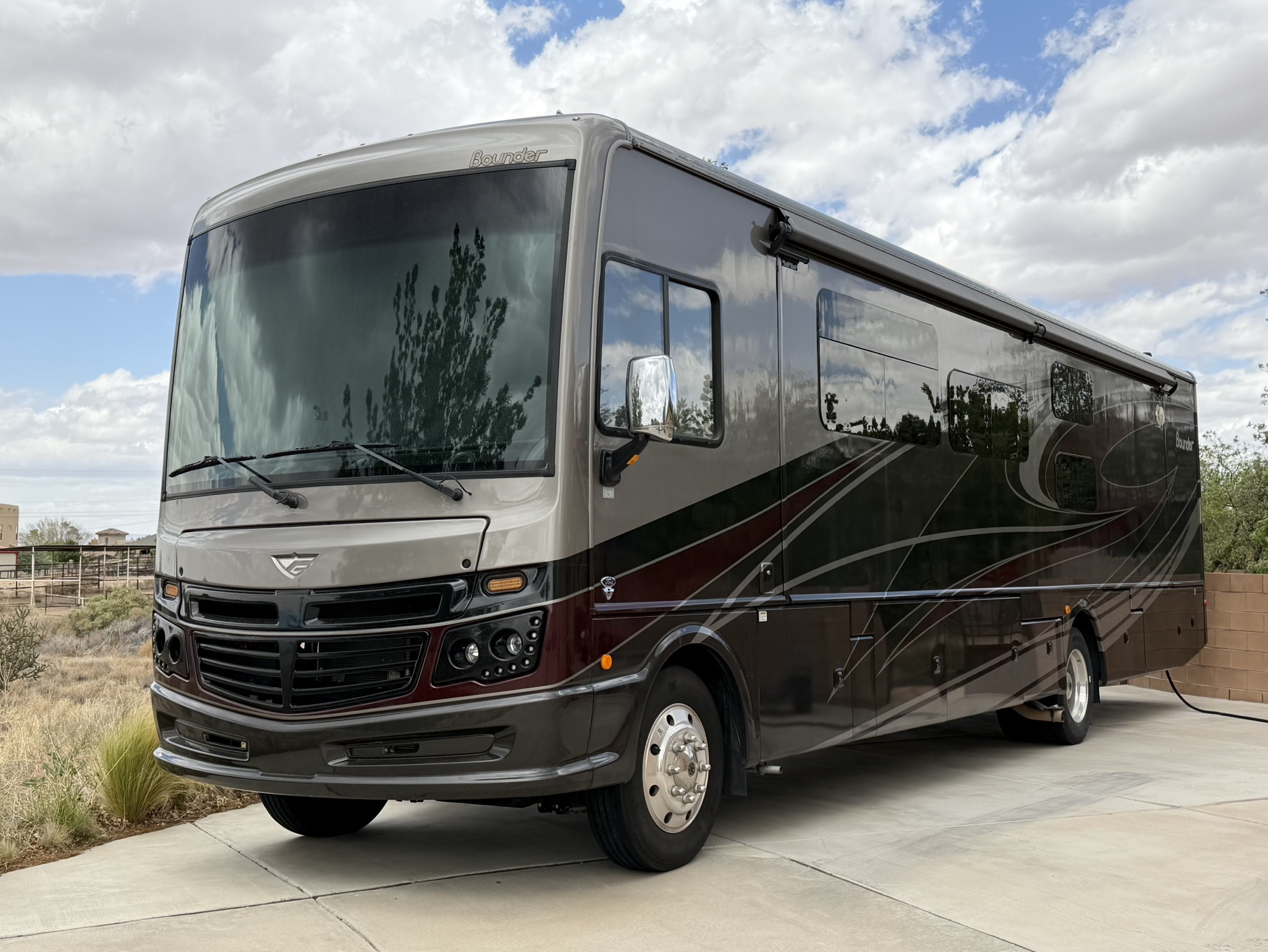 2021 Fleetwood BOUNDER 36F RV