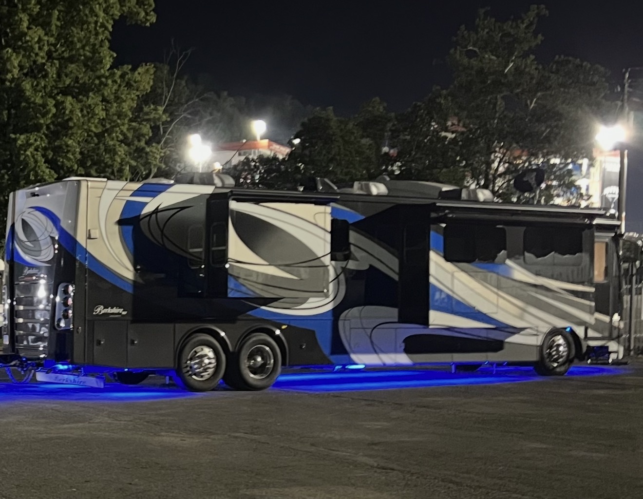 2022 Forest River BERKSHIRE XLT 45A RV