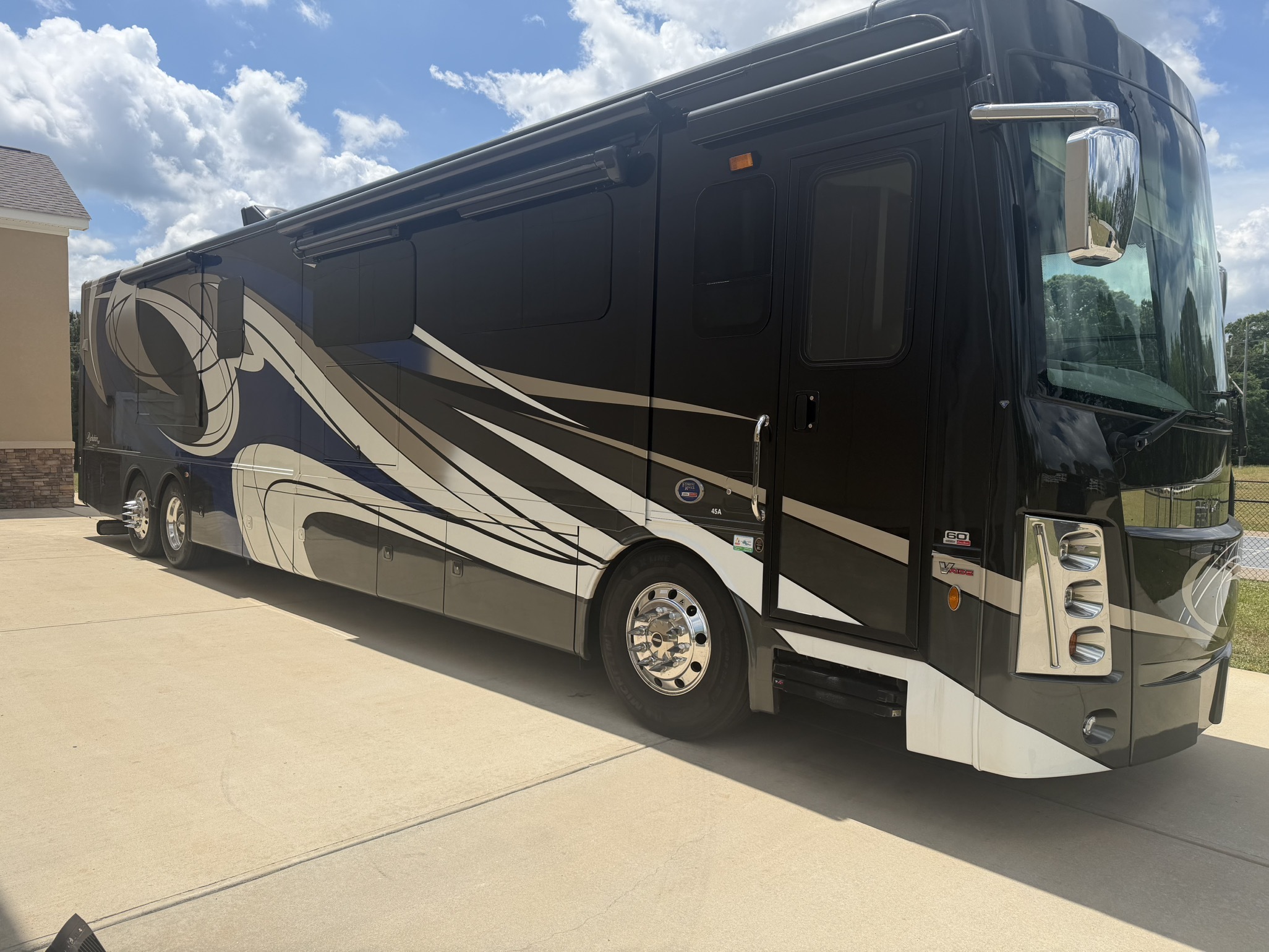 2022 Forest River BERKSHIRE XLT 45A in monticello GA