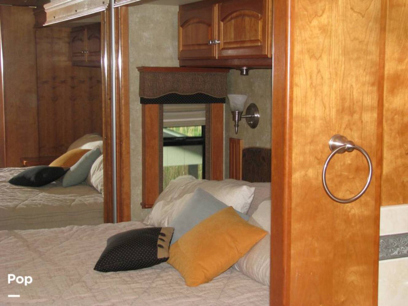 A photo of this 2008 Country Coach Inspire Founders Edition