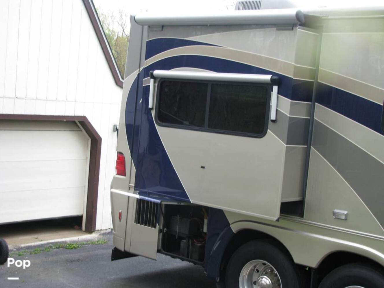 A photo of this 2008 Country Coach Inspire Founders Edition