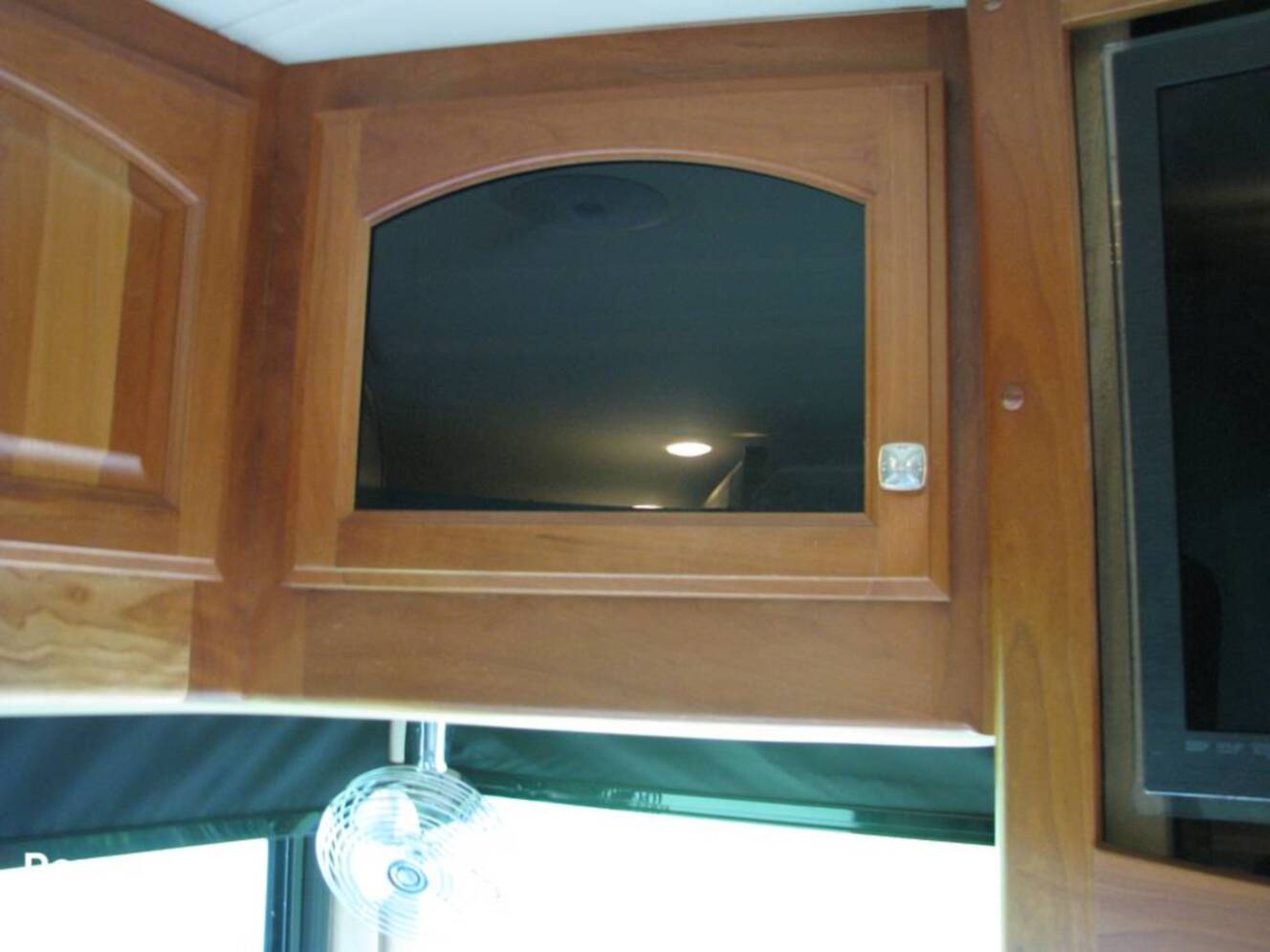 A photo of this 2008 Country Coach Inspire Founders Edition