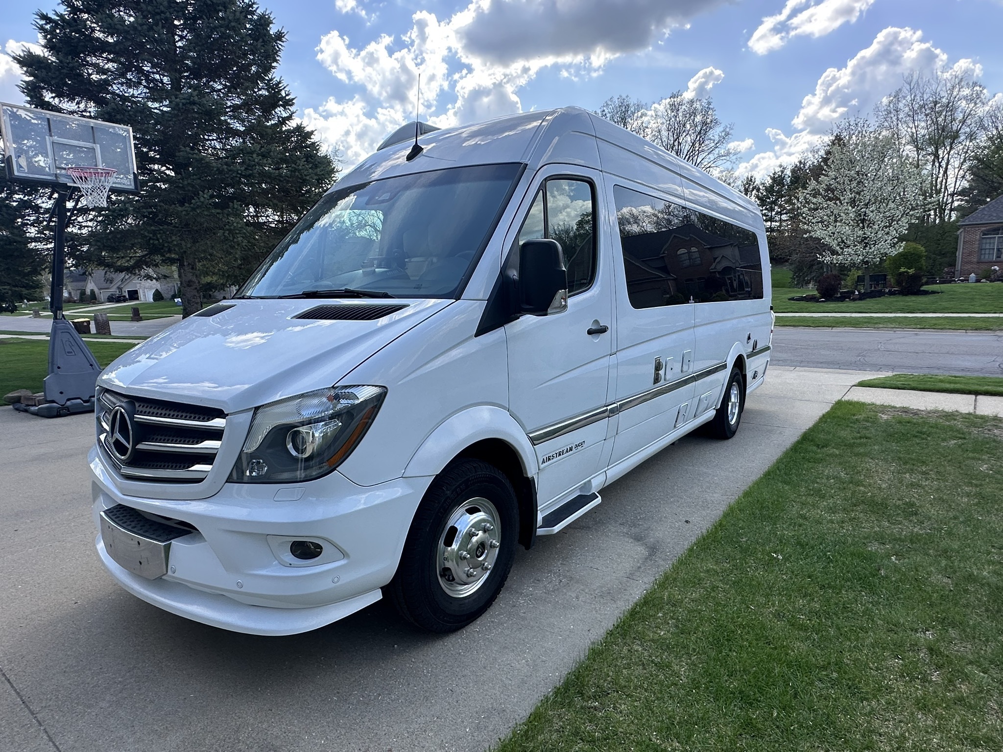 2019 Airstream INTERSTATE GRAND TOUR 3500 EXT in holt MI