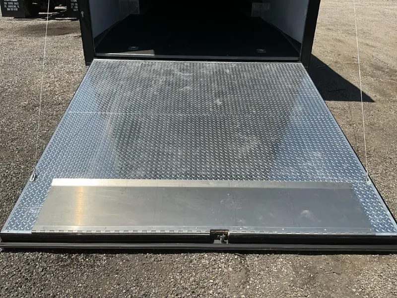 2023 VINTAGE P832 PLATINUM 32 TRAILER