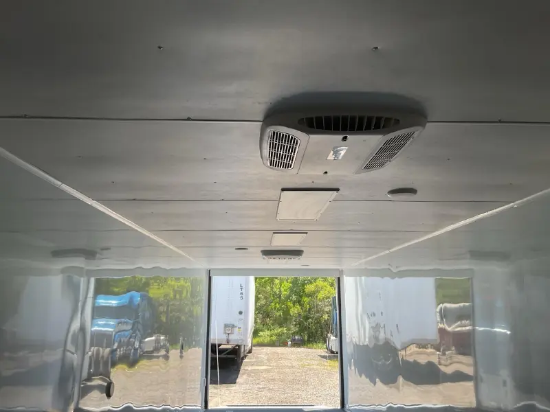 2023 VINTAGE P832 PLATINUM 32 TRAILER