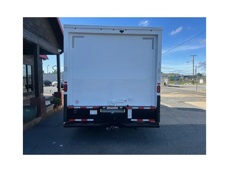 2023 GMC G3500
