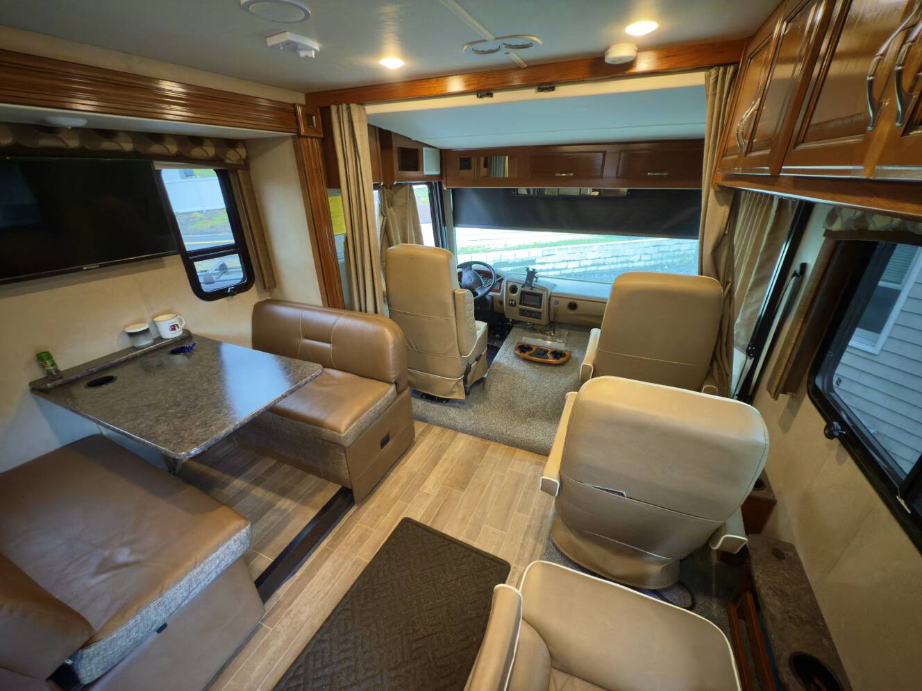 A photo of this 2018 Fleetwood FLAIR 30P