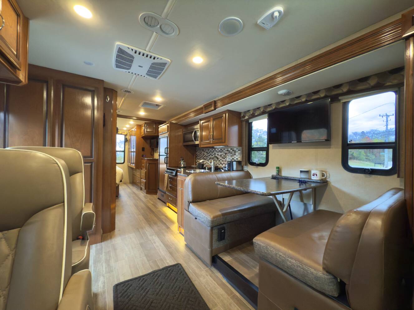 A photo of this 2018 Fleetwood FLAIR 30P