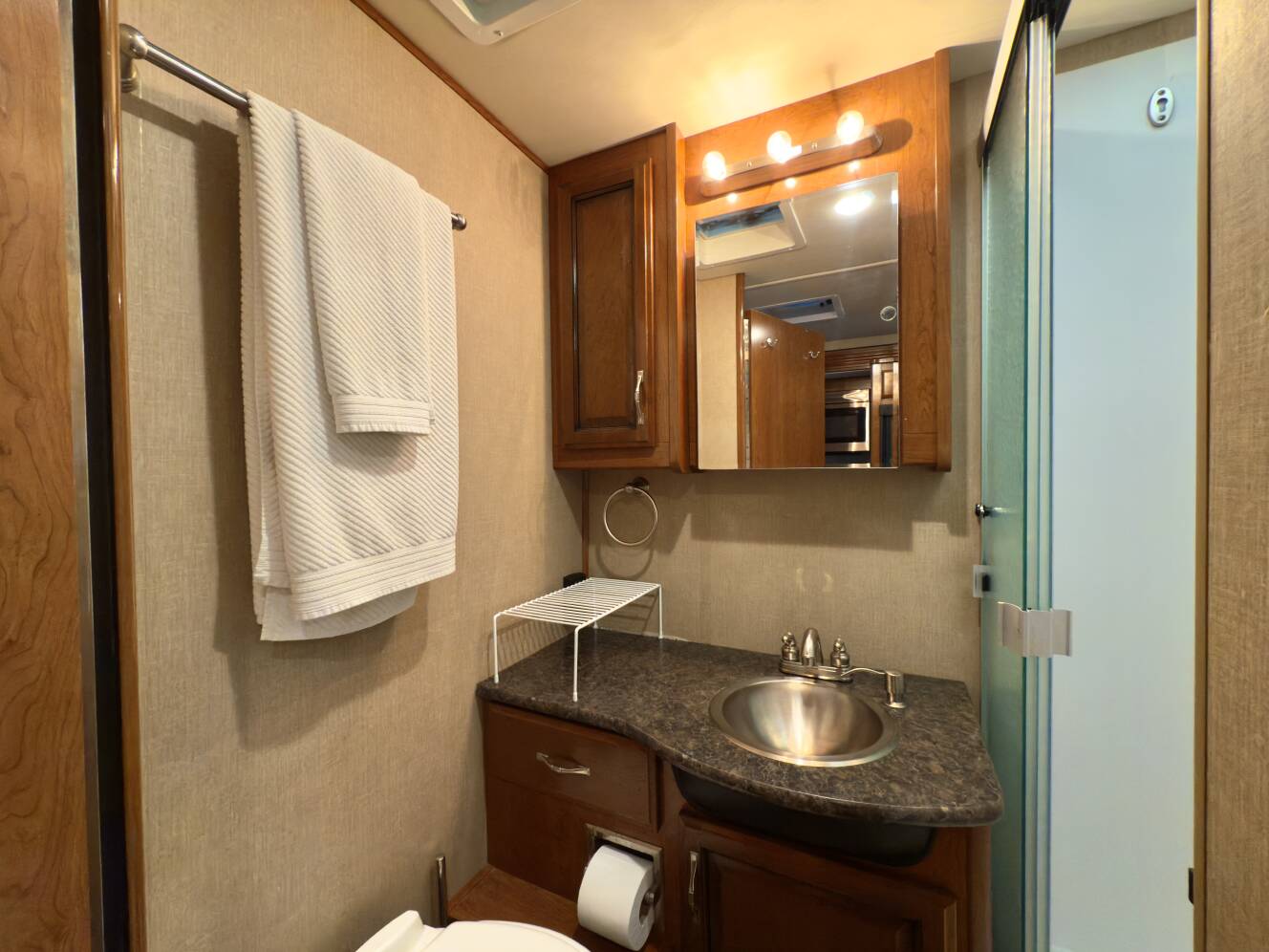 A photo of this 2018 Fleetwood FLAIR 30P