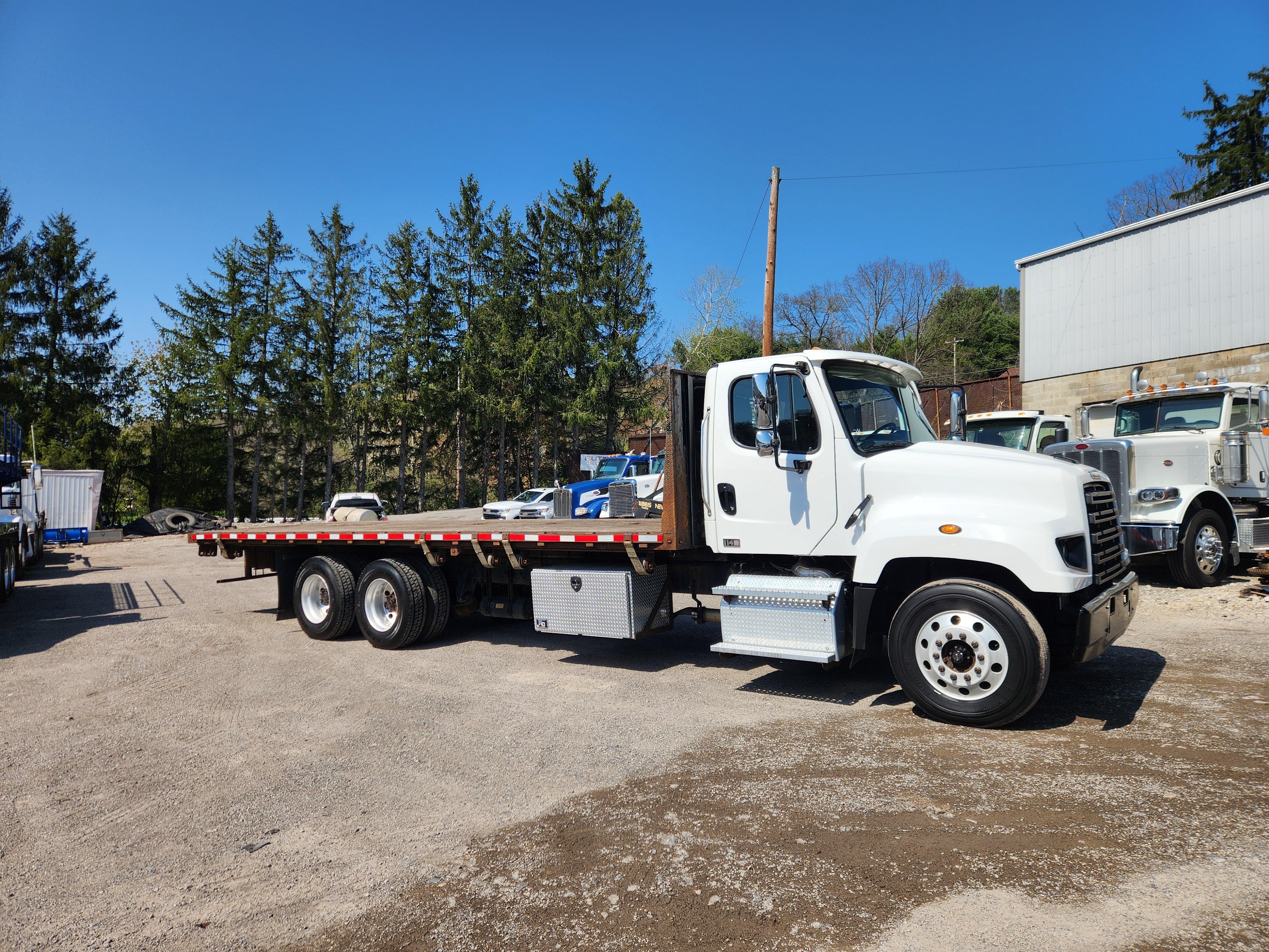 2019 FREIGHTLINER 114 SD in Butler, PA