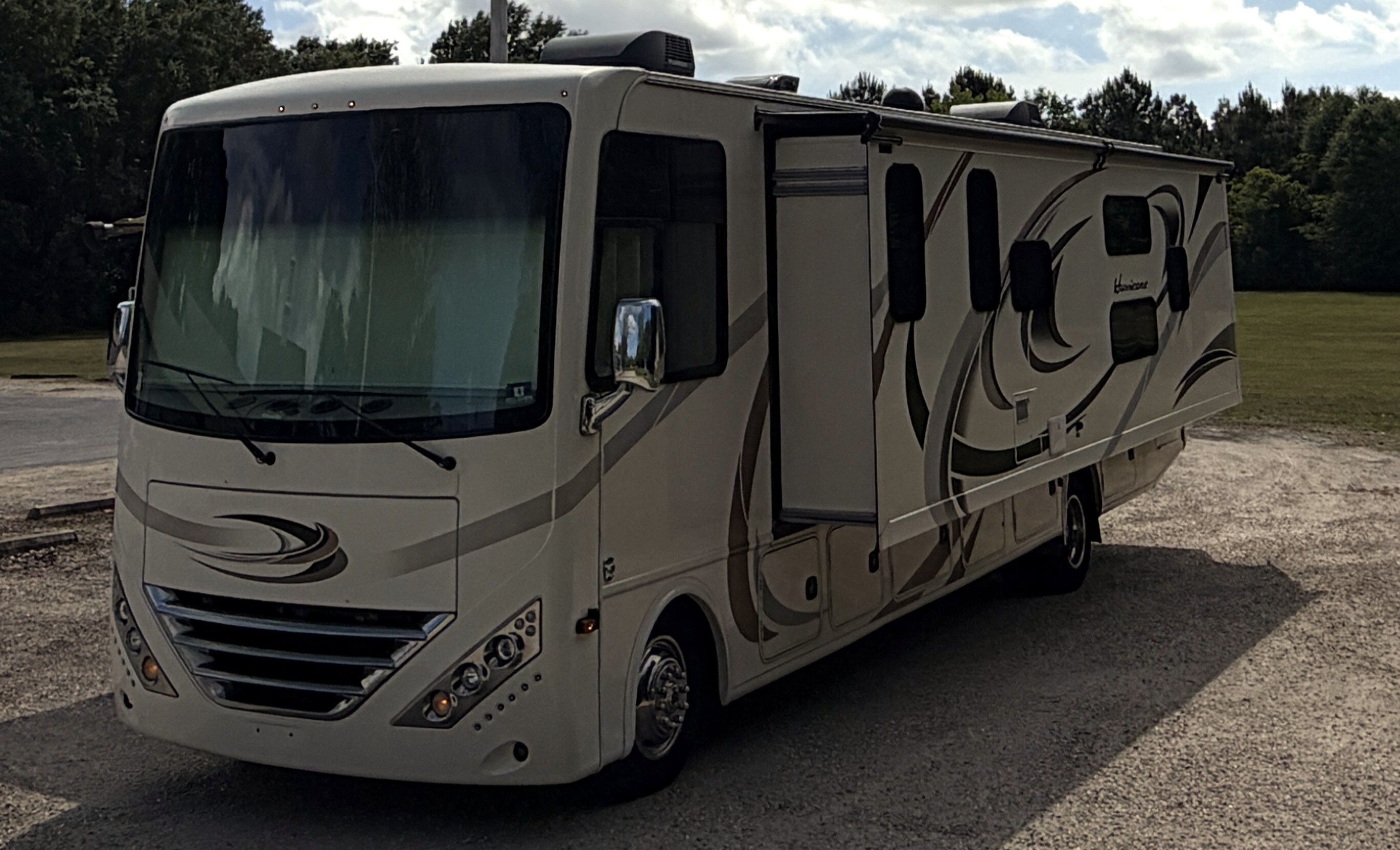 2017 Thor Motor Coach HURRICANE 34J in pensacola FL