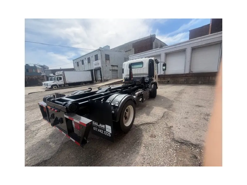 2026 ISUZU NRR