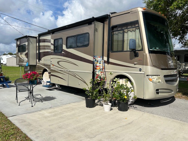 2012 Winnebago SIGHTSEER 33C RV