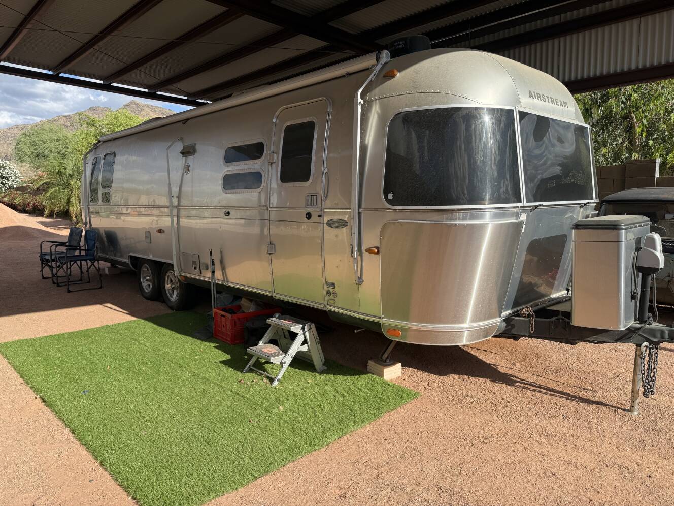A photo of this 2010 Airstream FLYING CLOUD 30RB