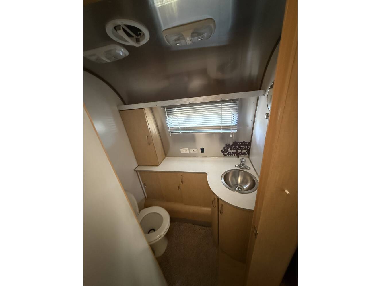 A photo of this 2010 Airstream FLYING CLOUD 30RB