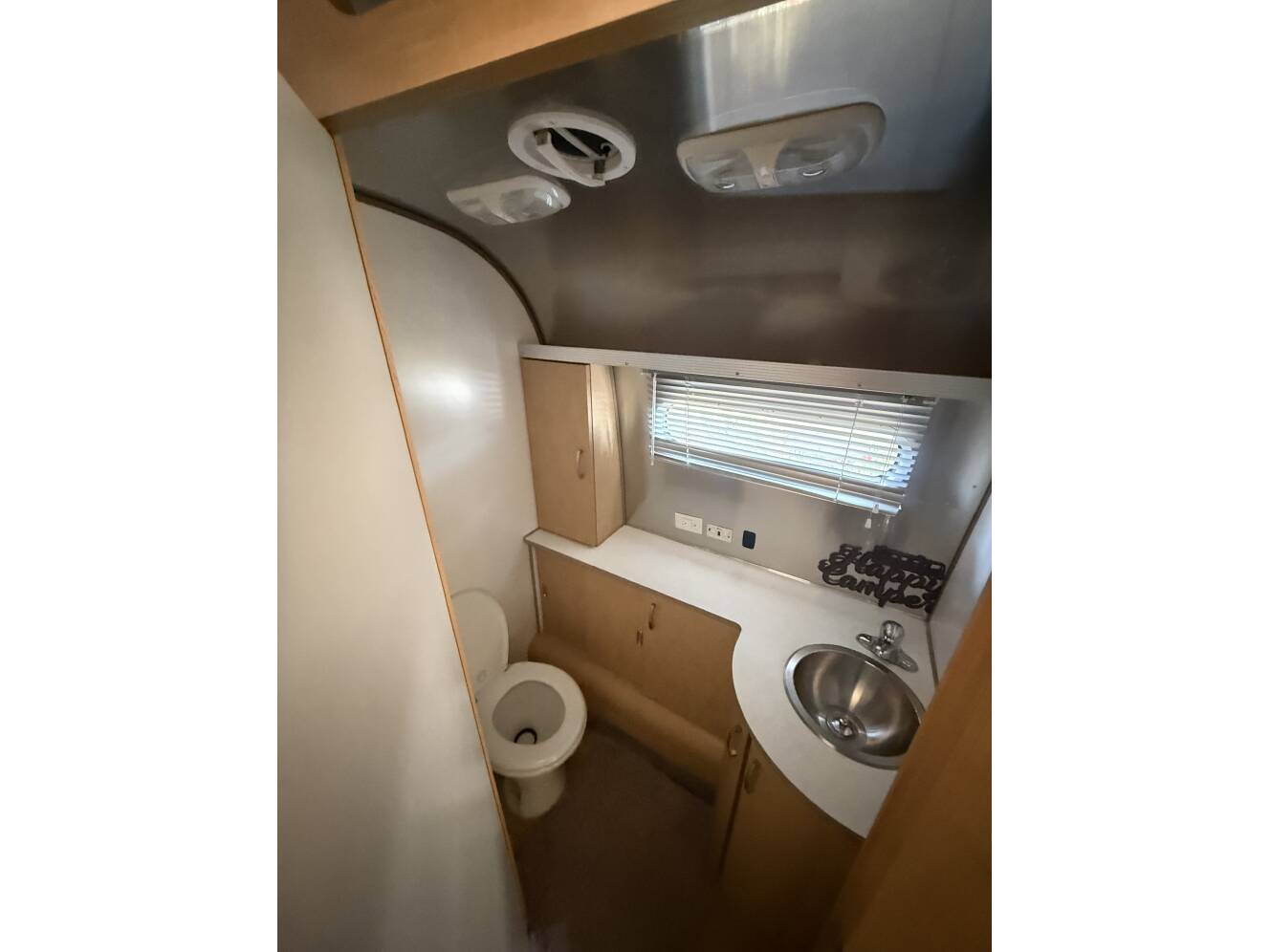 A photo of this 2010 Airstream FLYING CLOUD 30RB