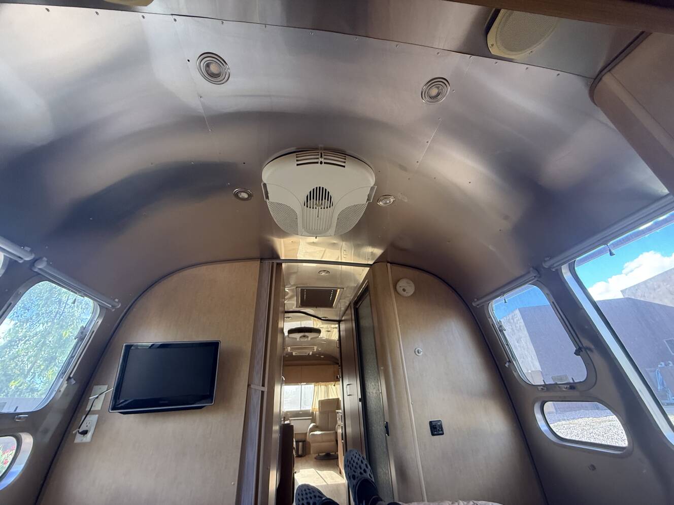 A photo of this 2010 Airstream FLYING CLOUD 30RB