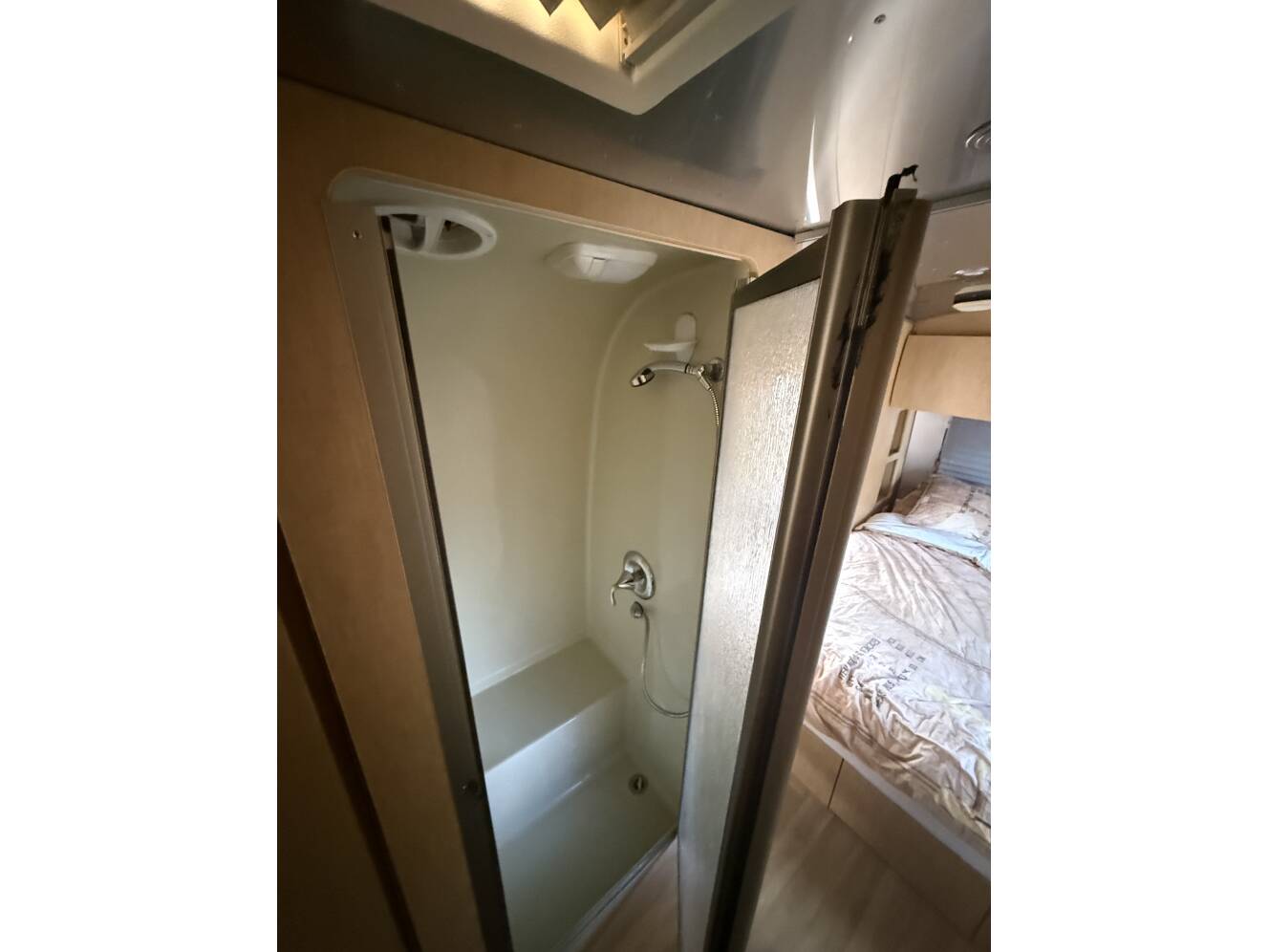 A photo of this 2010 Airstream FLYING CLOUD 30RB