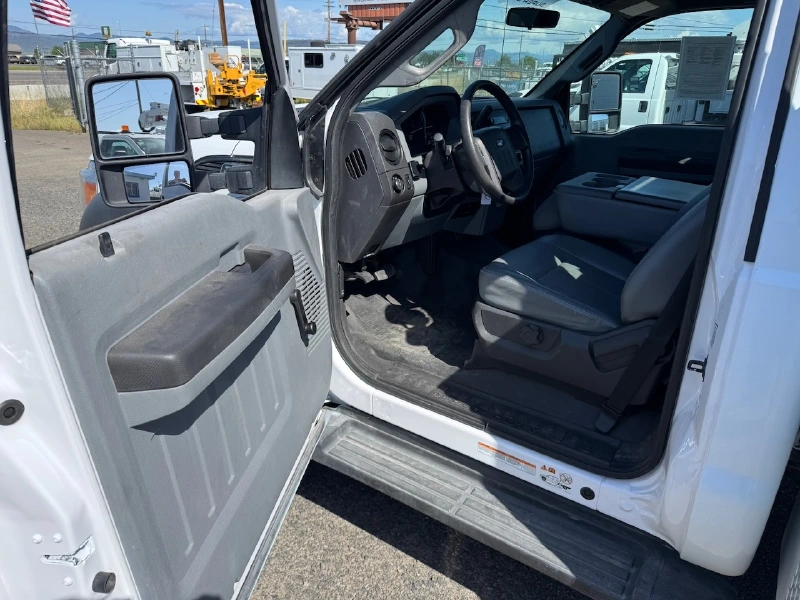 2012 FORD F550