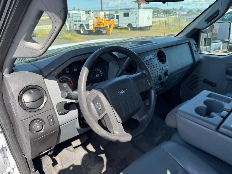 2012 FORD F550