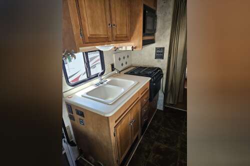 2013 Winnebago ACCESS PREMIER 26QP in tonto basin AZ