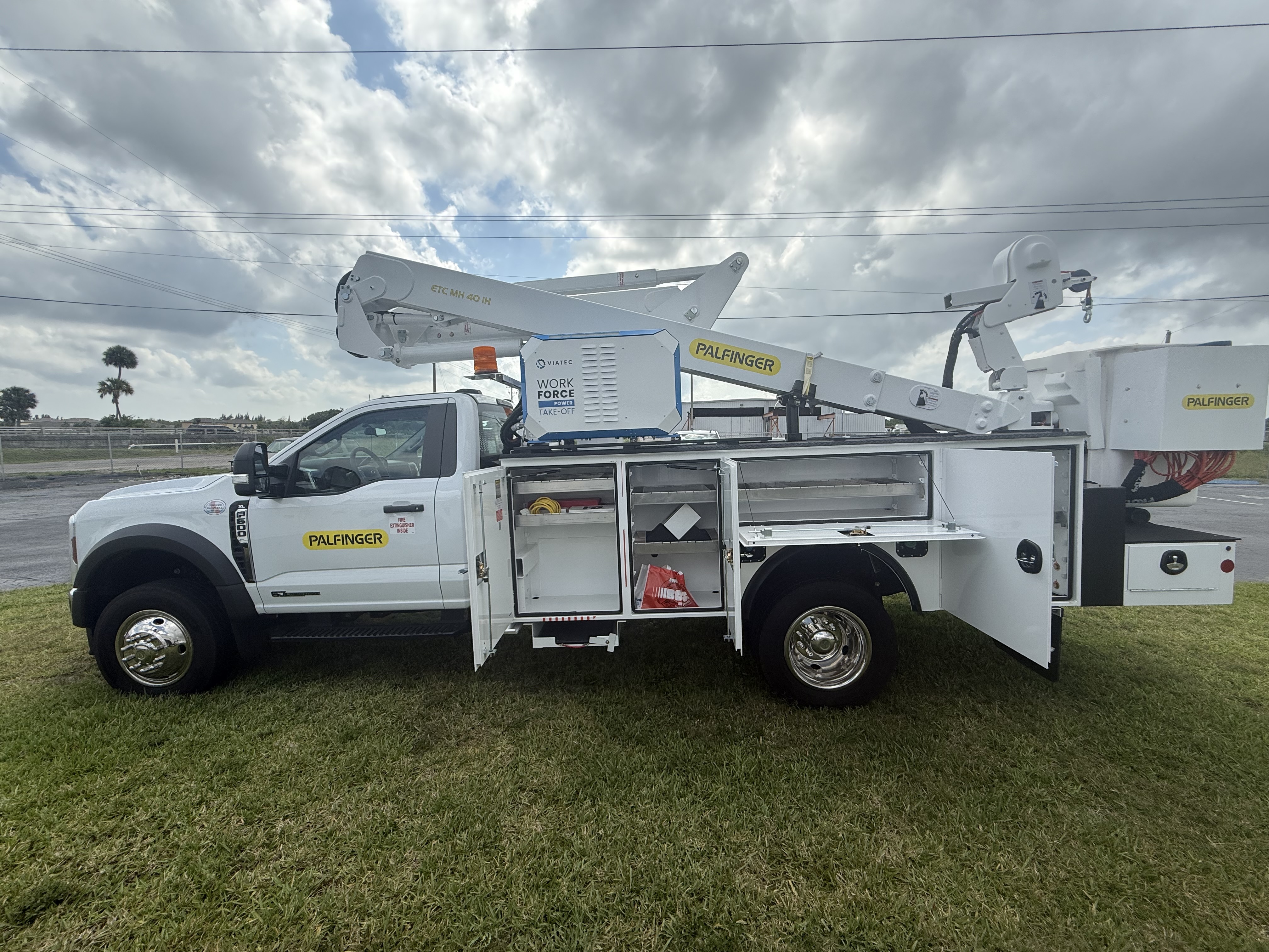 2024 FORD F600 XLT in Fort Pierce, FL