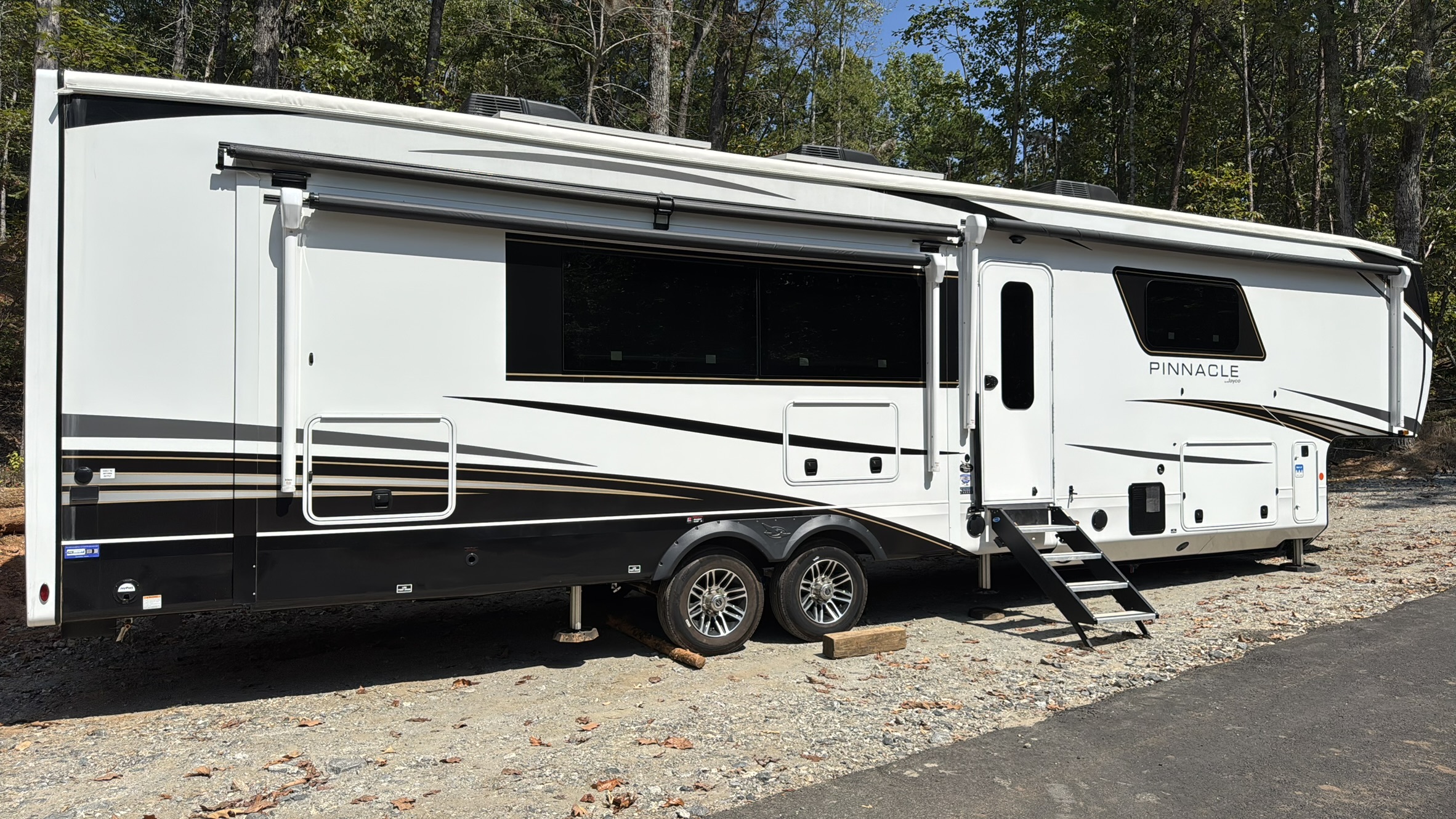 2025 Jayco PINNACLE 38FBRK RV