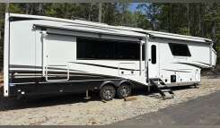 2025 Jayco PINNACLE 38FBRK RV