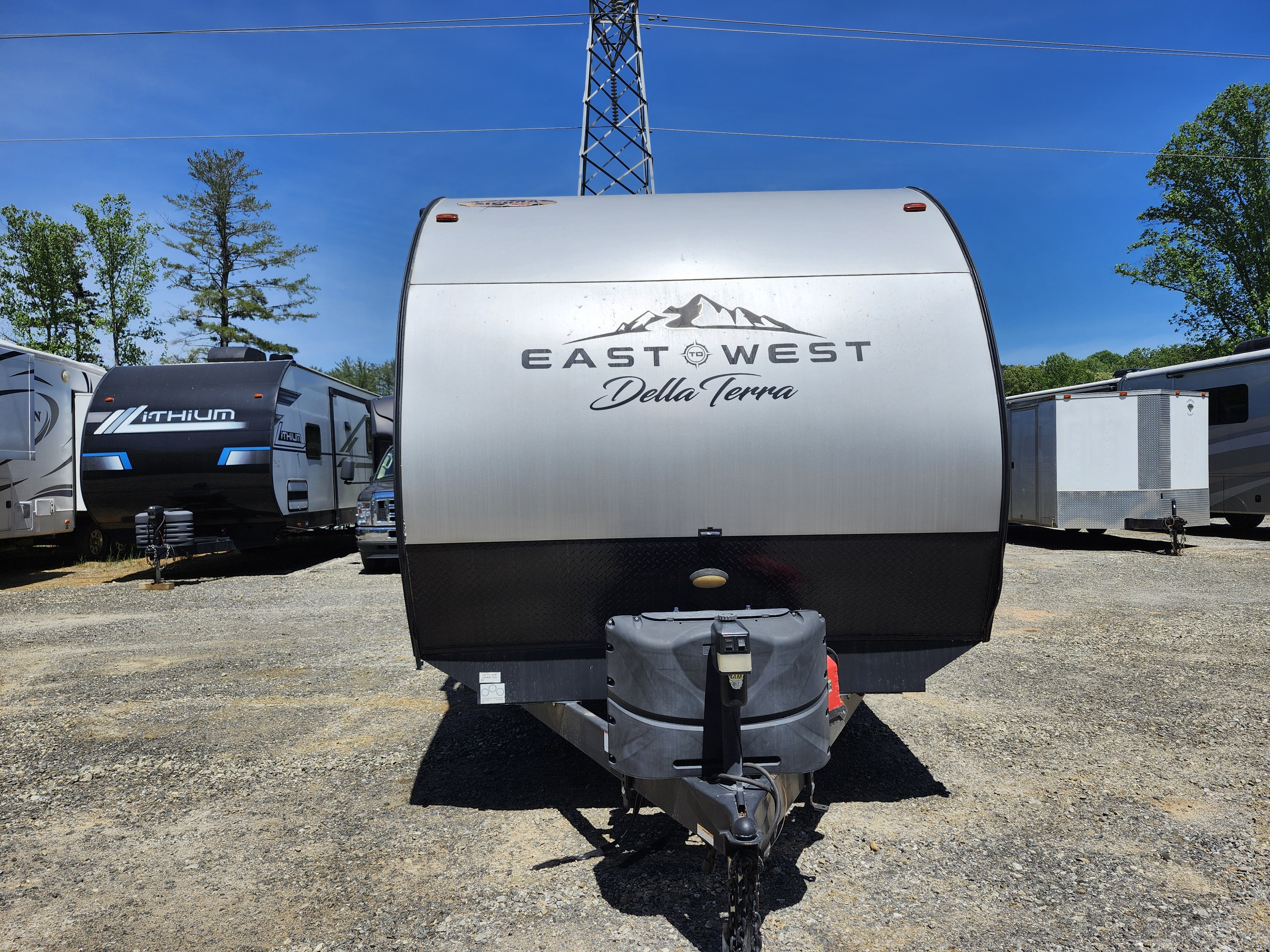 2021 East To West DELLA TERRA 292MK in hendersonville NC