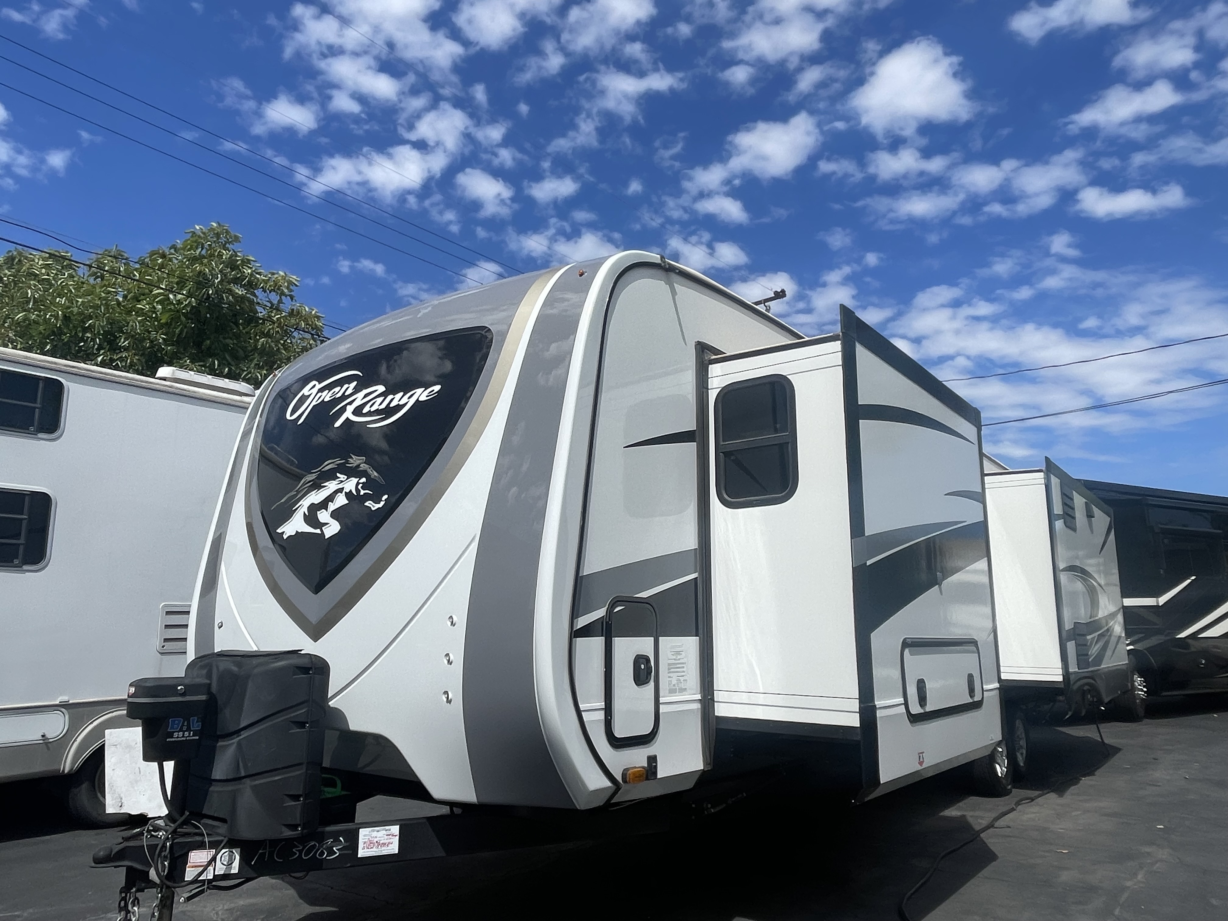 2022 Highland Ridge Open Range 323RLS OT323RLS in la habra CA
