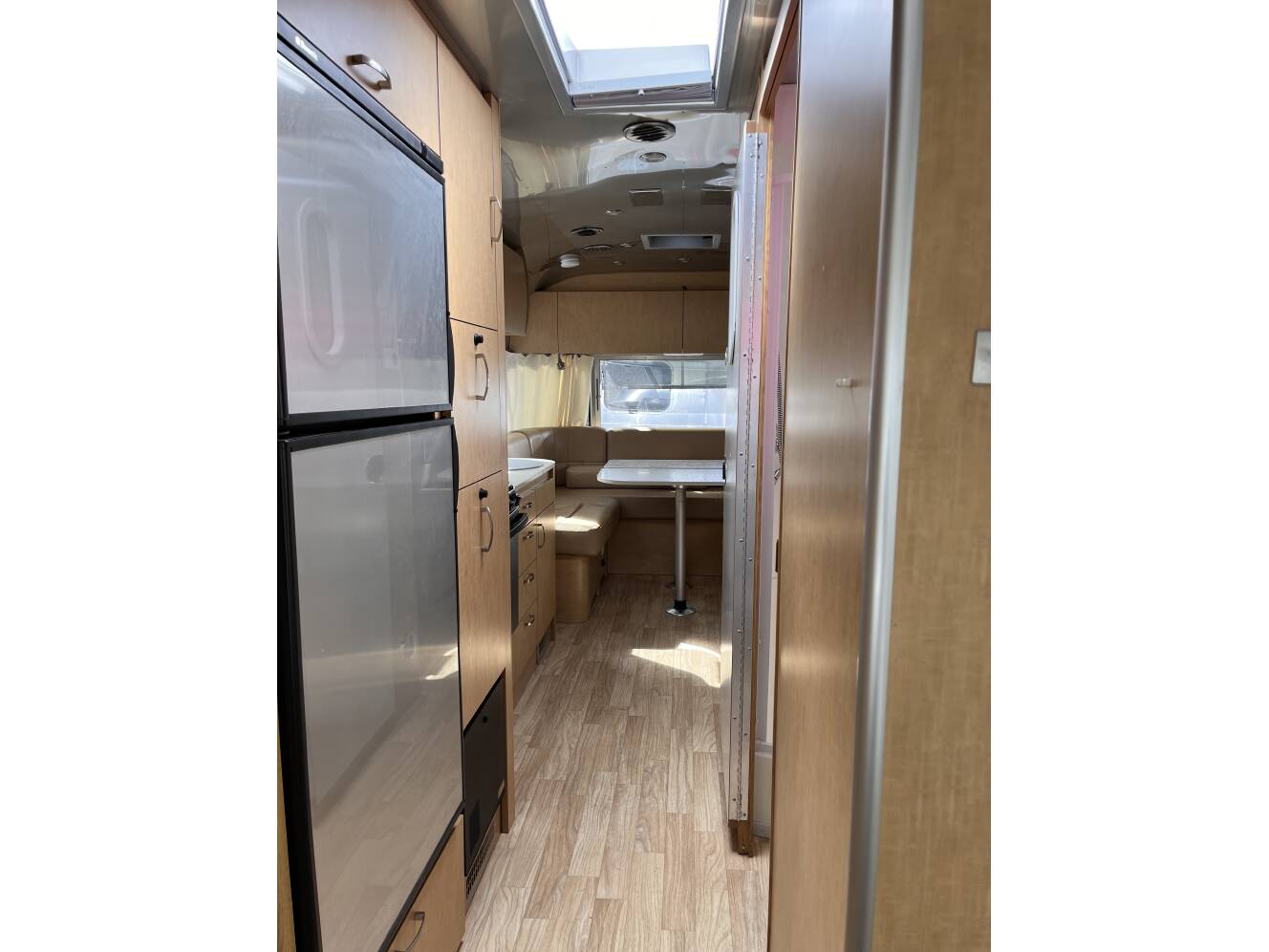 A photo of this 2016 Airstream FLYING CLOUD 26U