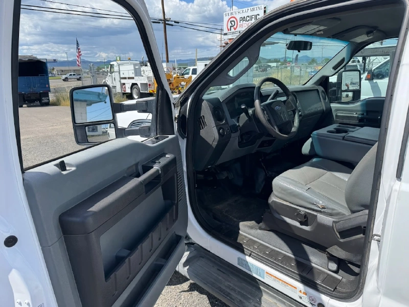 2013 FORD F550