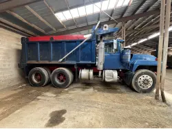 1998 MACK RD688S