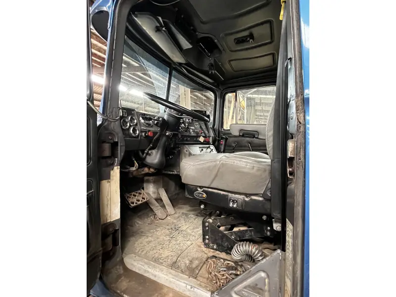 1998 MACK RD688S