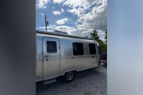 2021 Airstream CARAVEL 22FB in mountain view AR