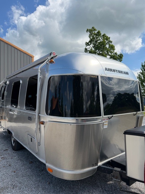 2021 Airstream CARAVEL 22FB in mountain view AR