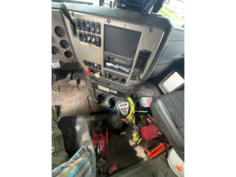 2008 MACK GU713