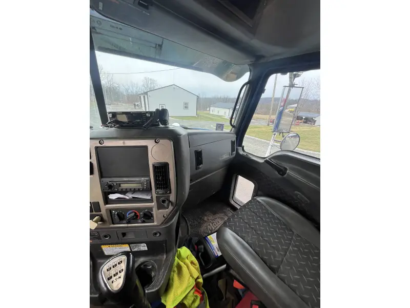 2008 MACK GU713
