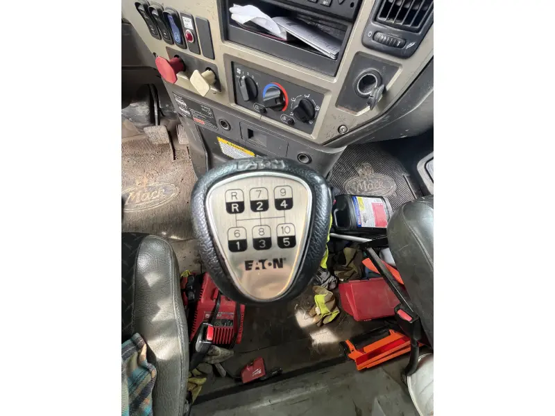 2008 MACK GU713