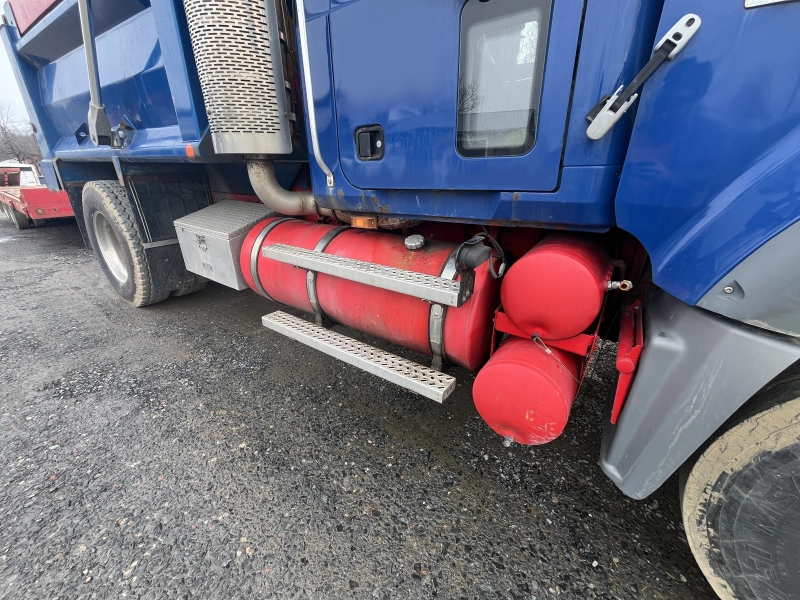 2008 MACK GU713