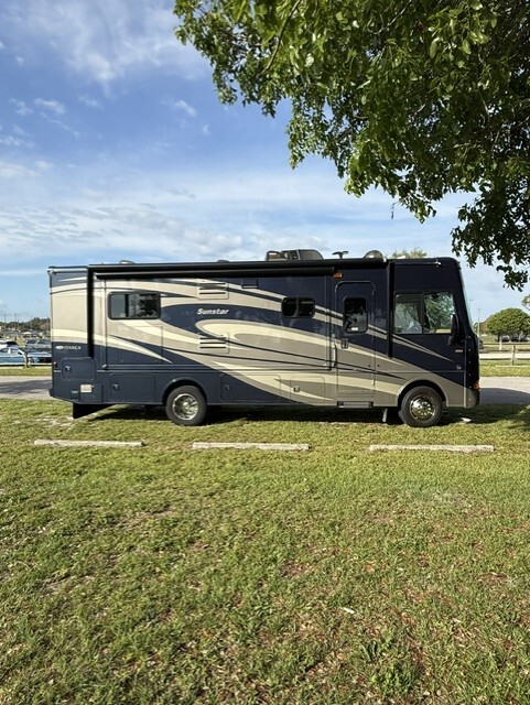 2014 Winnebago SUNSTAR 27N RV