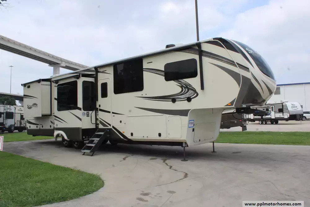 2021 Grand Design Solitude 390RK in houston TX