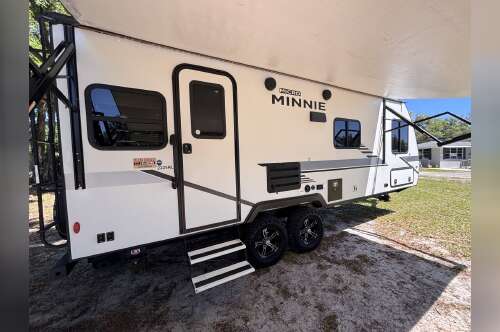 2022 Winnebago WINNEBAGO MICRO MINNIE 2225RL in ocala FL