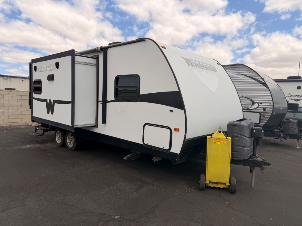 2015 Winnebago winnebago 2351DKS in lancaster CA