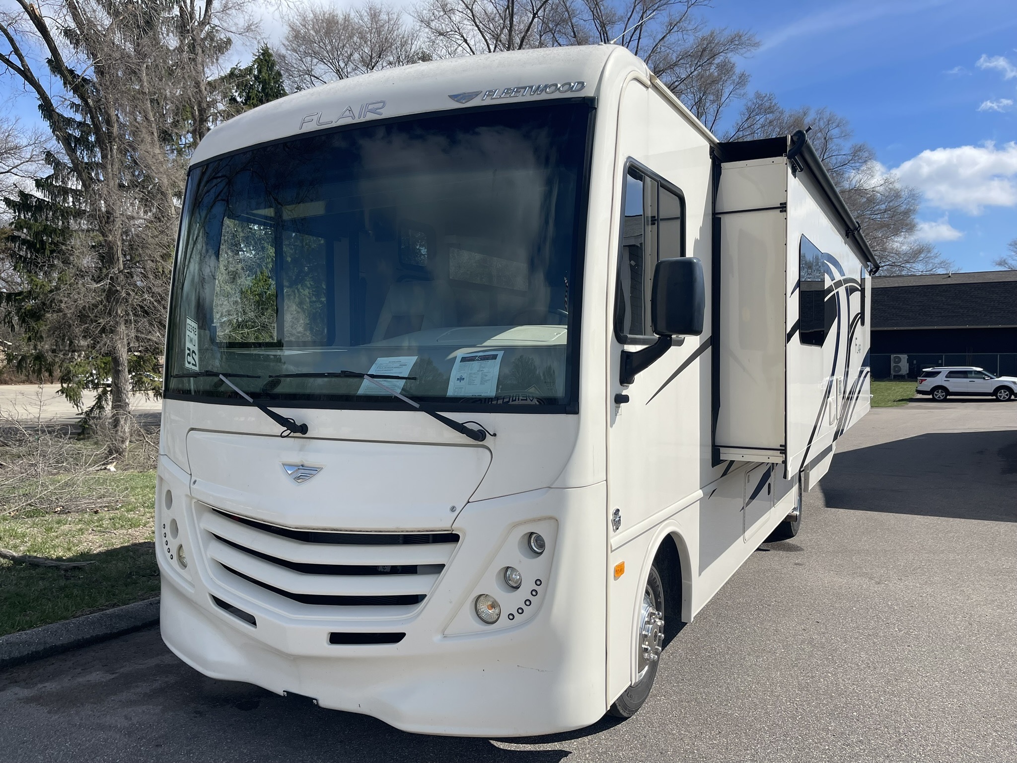 2020 Fleetwood FLAIR 29M in highland MI
