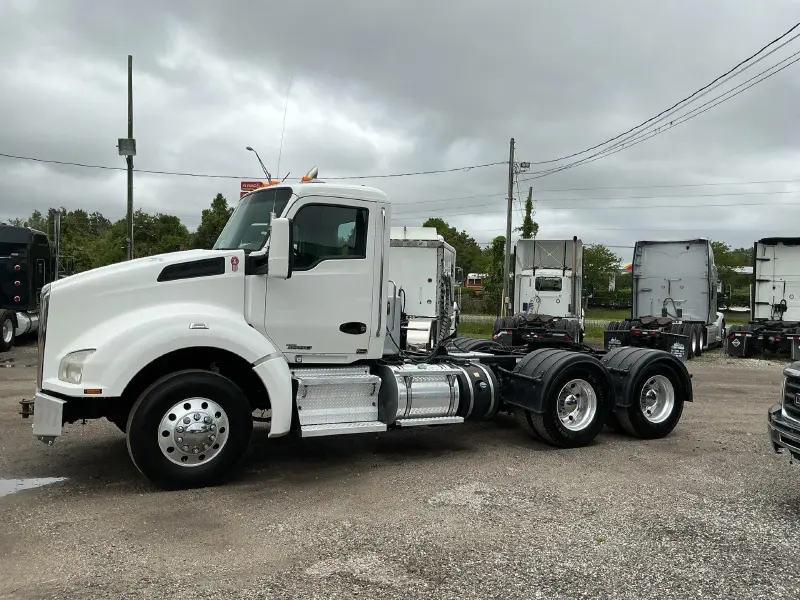 2018 KENWORTH T880
