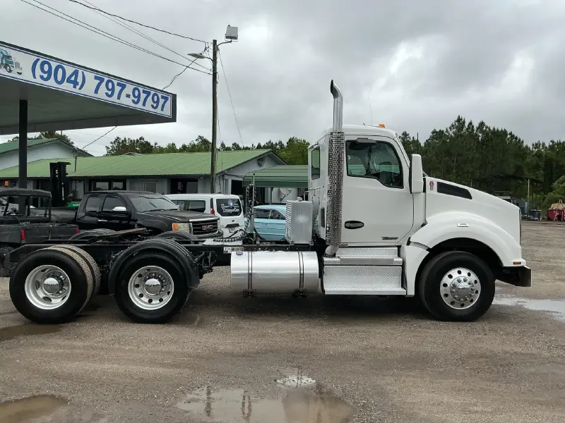 2018 KENWORTH T880