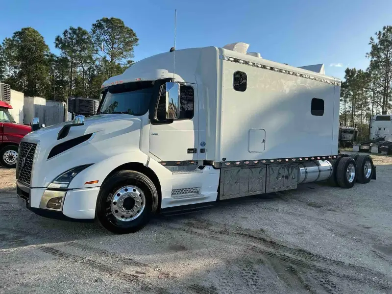 2024 VOLVO VNL